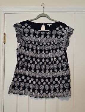 Crown & Ivy navy and white embroidered flutter sleeve blouse
